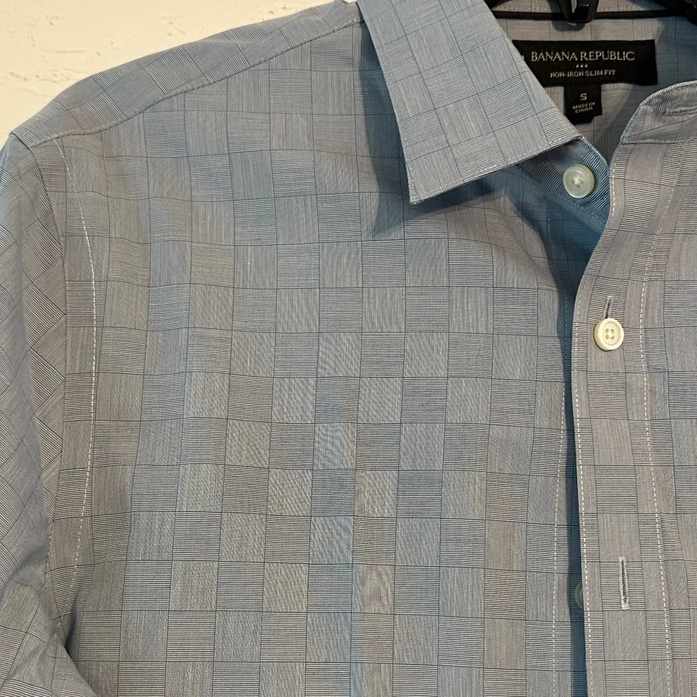 Banana Republic Slim Fit Dress Shirt – Men’s‎ S, Blue Check, Non-Iron